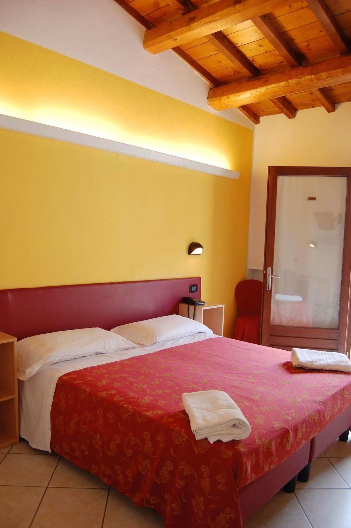 Abbazia Bed & Breakfast มานโตวา ภายนอก รูปภาพ